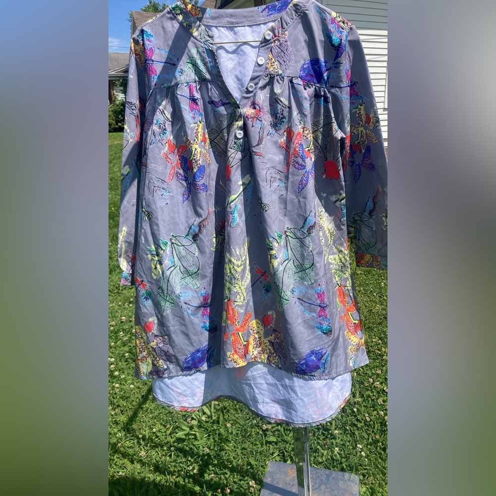 Women New Tunic Top Floral Print Size M/L Gray-Also in Blue